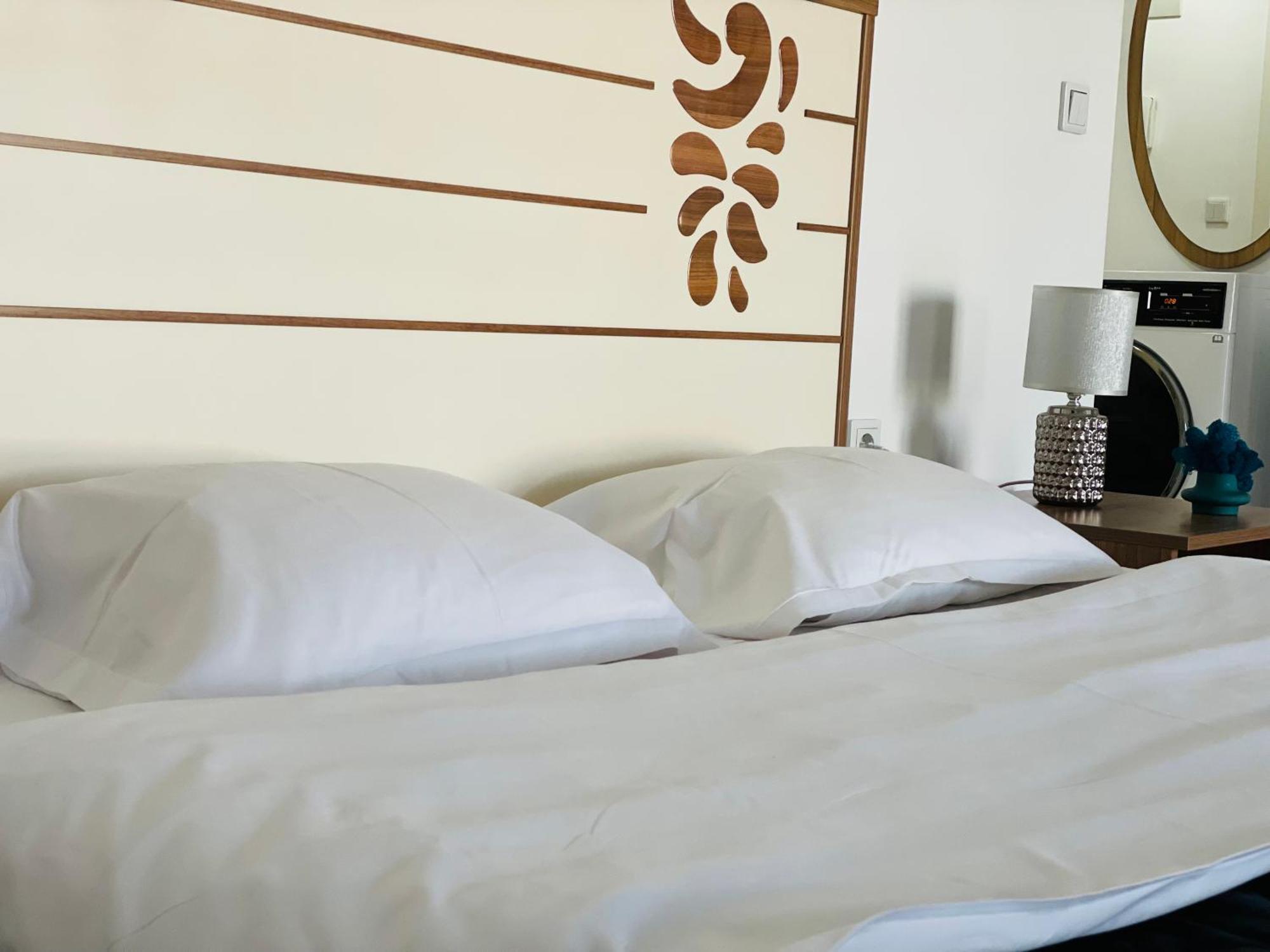 Airplane Plaza Apartment Отопени Екстериор снимка